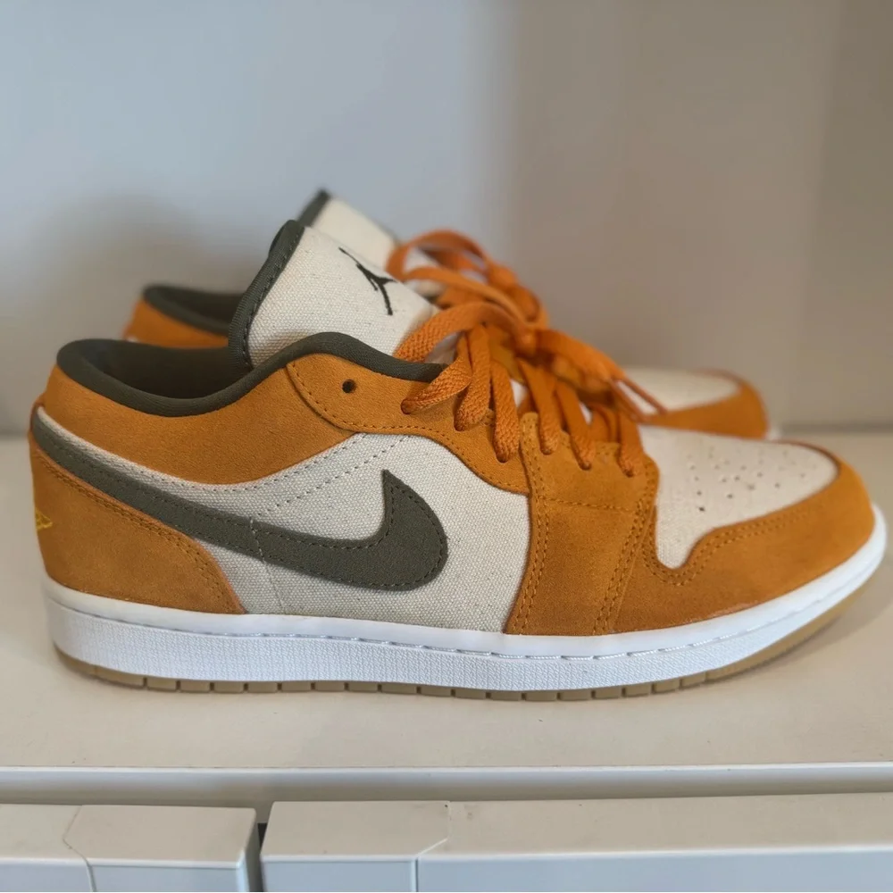 Nike Air Jordan 1 low SE‎ - Curry Men’s size 8.5